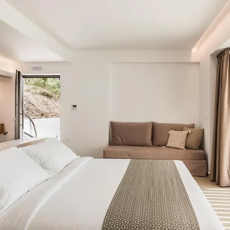 Kefalonian Escape Valeriános