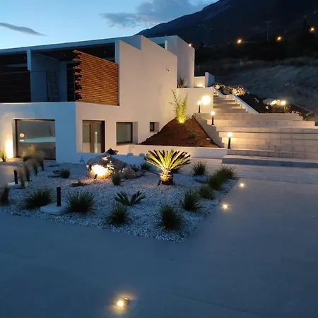 Kefalonian Escape Valeriános